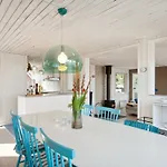 Alimpij - 5m From The Sea By Interhome *