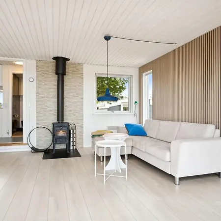 度假居 Alimpij - 5m From The Sea By Interhome 宝可波
