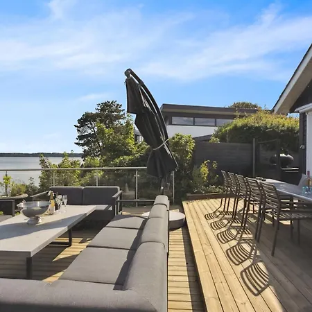 度假居 Alimpij - 5m From The Sea By Interhome *